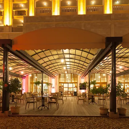 מלון Marina Grand 4*