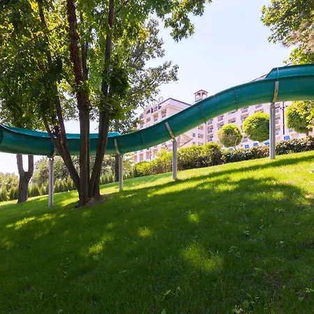 Marina Grand מלון