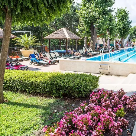 Marina Grand