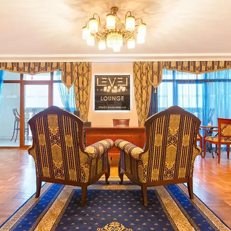 Marina Grand Hotell 4*
