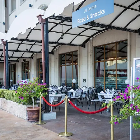 Hotell Marina Grand