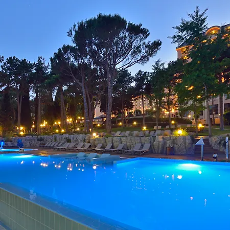 Marina Grand 4* Aranyhomok