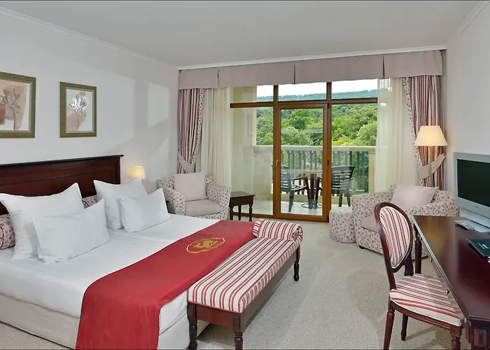 Marina Grand 4* Aranyhomok