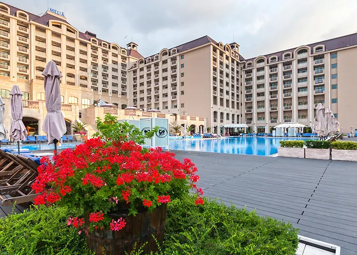 Marina Grand Hotel 4*